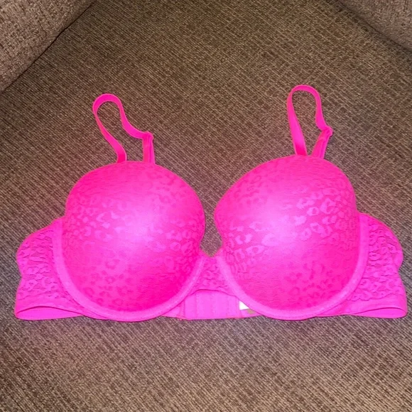 NEW Victoria’s Secret PINK Wear Everywhere T-Shirt Lightly Lined Bra Size  40B